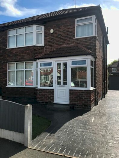3 Bedroom Semi-Detached House To Rent In Mount Drive, Urmston, M41