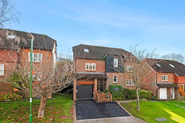 4 Bedroom Town House For Sale In Caffyns Rise, Billingshurst, West Sussex, RH14