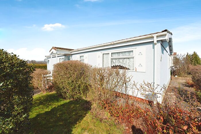 2 Bedroom Mobile/park Home For Sale In Sunny Haven Park, Llandrindod Wells, LD1