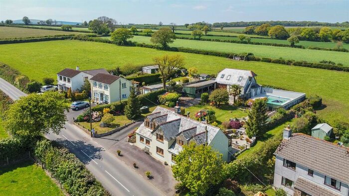 4 Bedroom Detached House For Sale In Income Possibilities - Slipperhill, Launceston., PL15