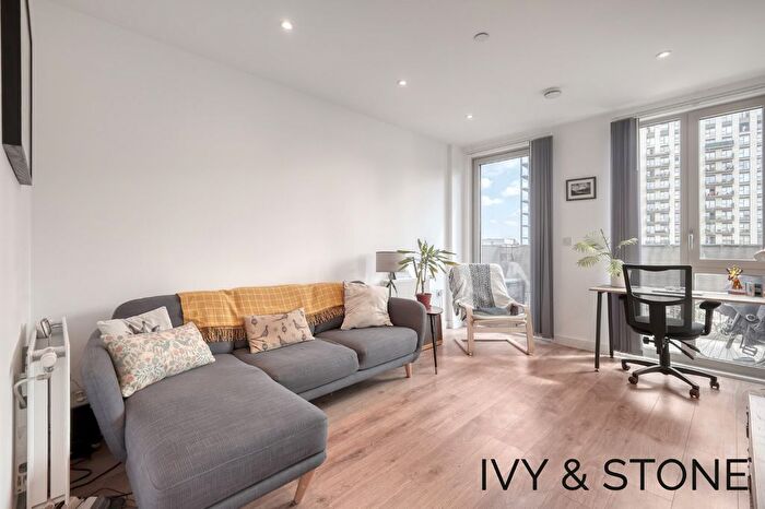 1 Bedroom Flat For Sale In Copeland Court, Silvertown, E16