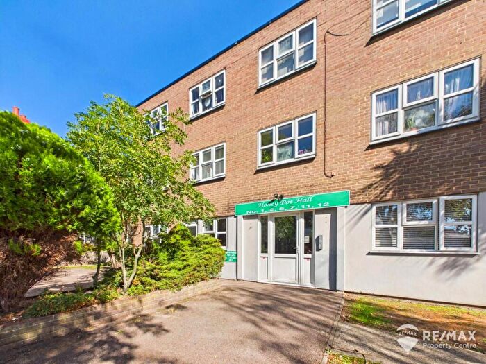 2 Bedroom Flat For Sale In Harold Road, Clacton-On-Sea, CO15