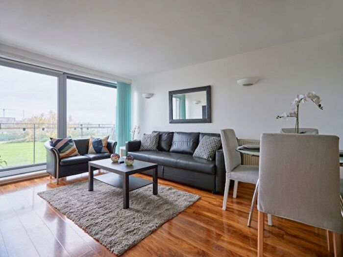 2 Bedroom Flat To Rent In Tideslea Path, Thamesmead, SE28