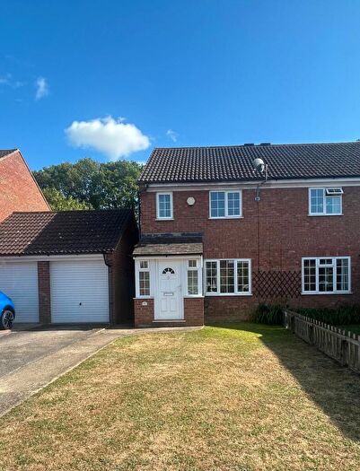3 Bedroom Semi-Detached House To Rent In Hawesmere Close, Biggleswade, SG18
