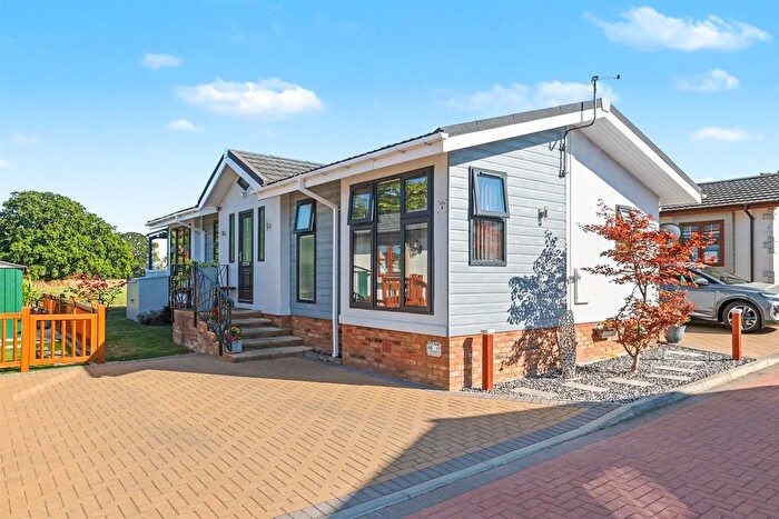 2 Bedroom Park Home For Sale In Red River Country Park, Kingsmans Farm Road, Hullbridge, Hockley, SS5