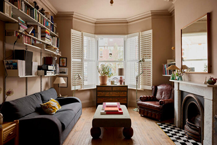 4 Bedroom Terraced House For Sale In Whittington Road, London, N22