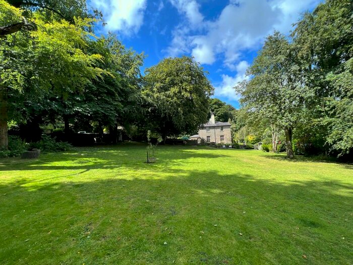4 Bedroom Country House For Sale In Upper Wilshaw, Wilshaw, Holmfirth, HD9