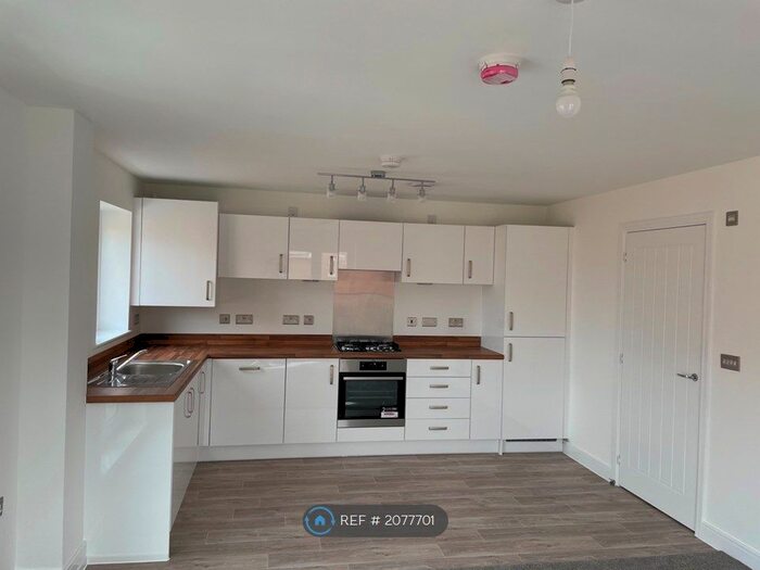 2 Bedroom Flat To Rent In Saint Vincent Avenue, Milton Keynes, MK3