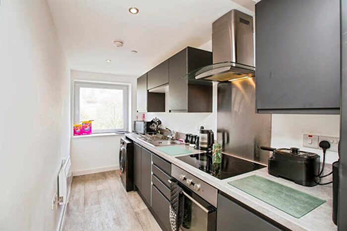 2 Bedroom Apartment For Sale In Mixenden Road, Halifax, HX2