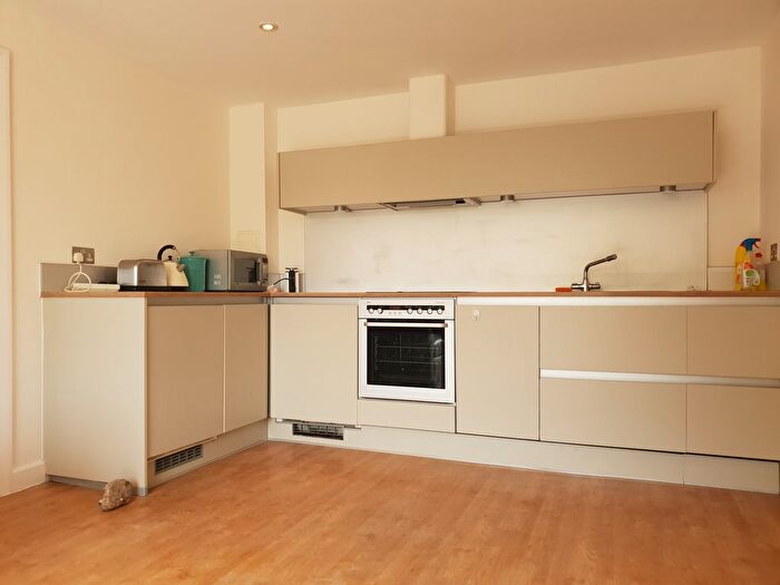 2 Bedroom Flat To Rent In Rosegate House, London, E3