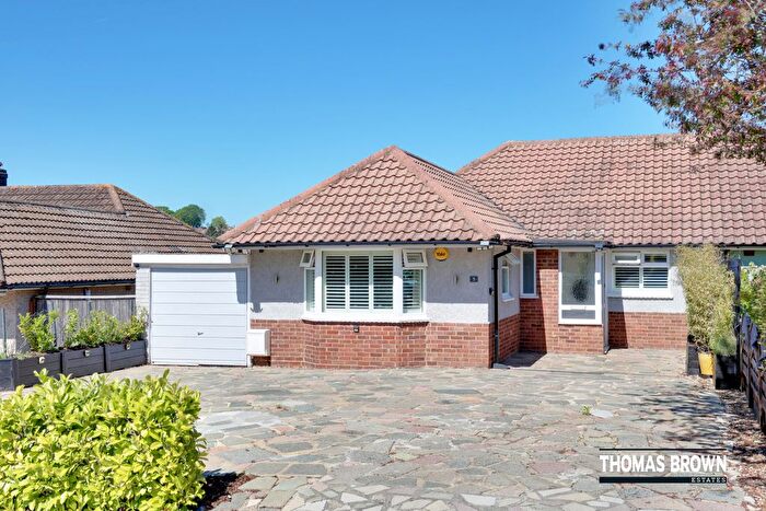 3 Bedroom Semi-detached Bungalow For Sale In Curzon Close, Orpington, BR6