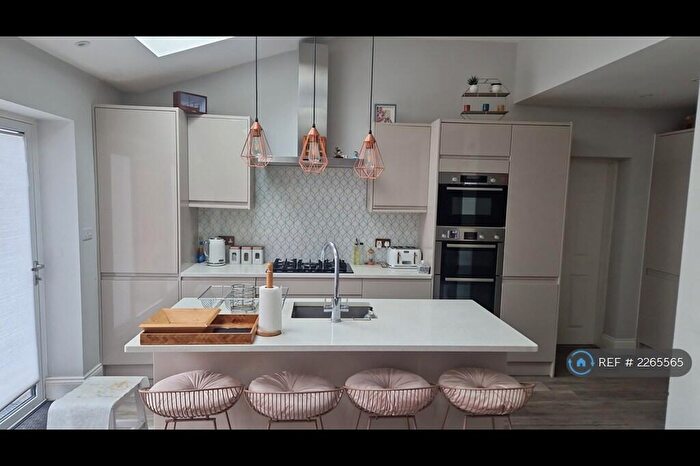 5 Bedroom Semi Detached House To Rent In Caversham Avenue, Sutton, SM3