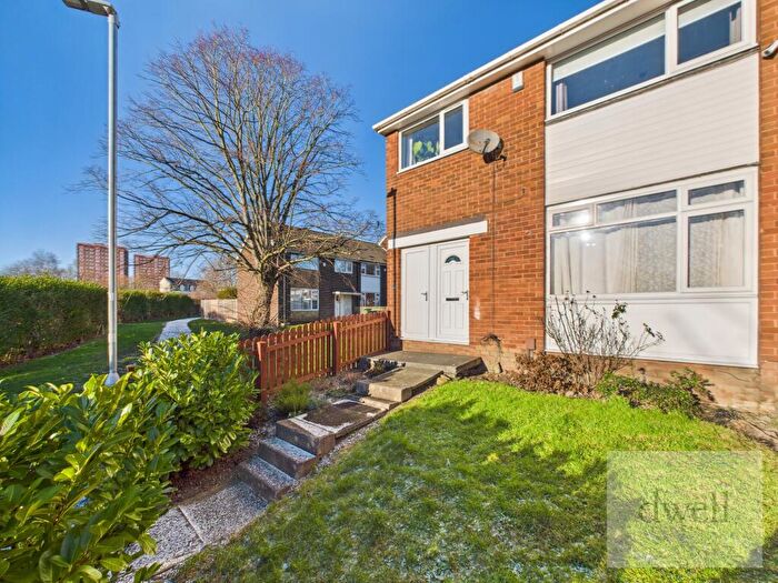 3 Bedroom End Of Terrace House For Sale In Poplar Croft, Leeds, LS13