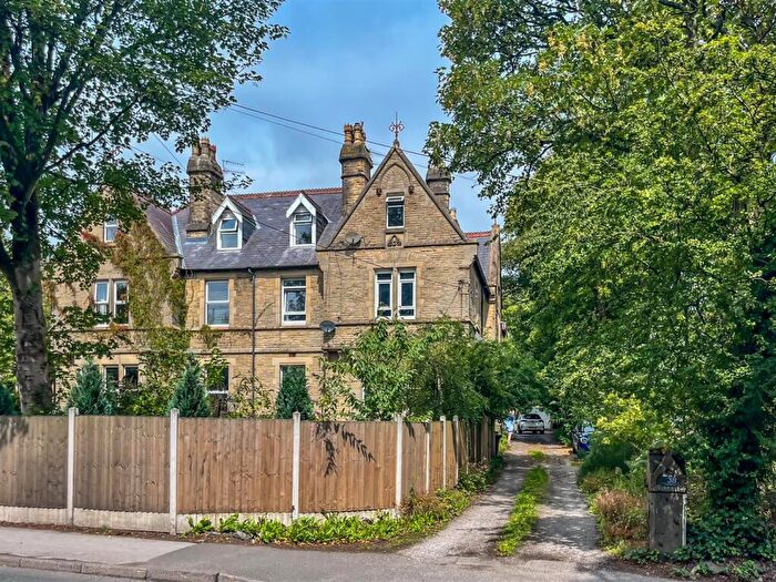 2 Bedroom Flat For Sale In St Johns Road, Buxton, SK17