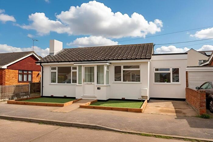 3 Bedroom Bungalow To Rent In Station Road, Canvey Island, Essex, SS8