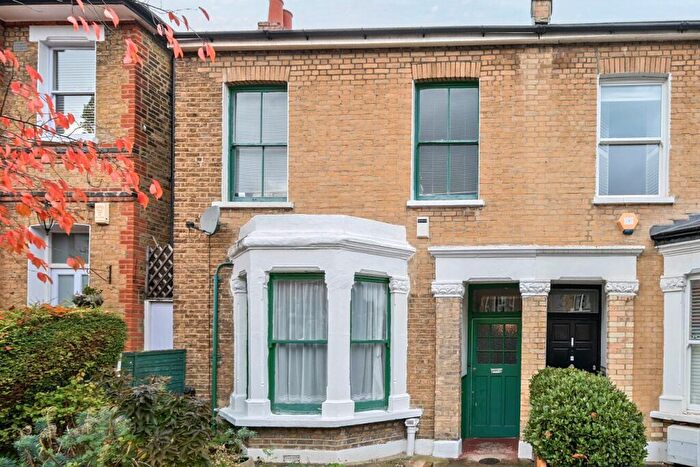 4 Bedroom End Of Terrace House For Sale In Upland Road, London, East Dulwich, SE22
