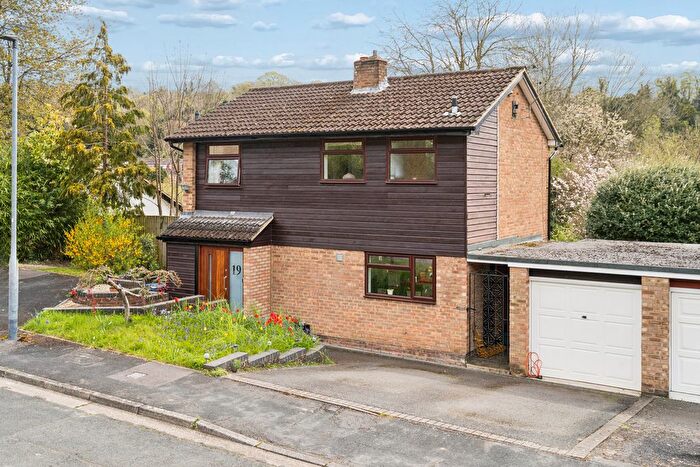 4 Bedroom Link Detached House For Sale In Goodwood Rise, Marlow, SL7