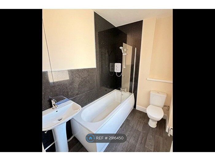 2 Bedroom Flat To Rent In Clifton Road, Llandudno, LL30