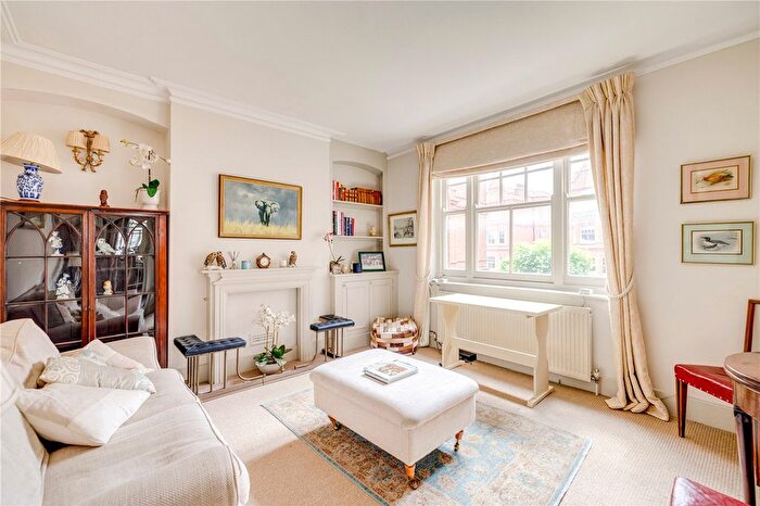 2 Bedroom Flat For Sale In Queen's Club Gardens, London, W14