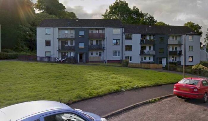 2 Bedroom Flat To Rent In Fulton Crescent, Kilbarchan, PA10