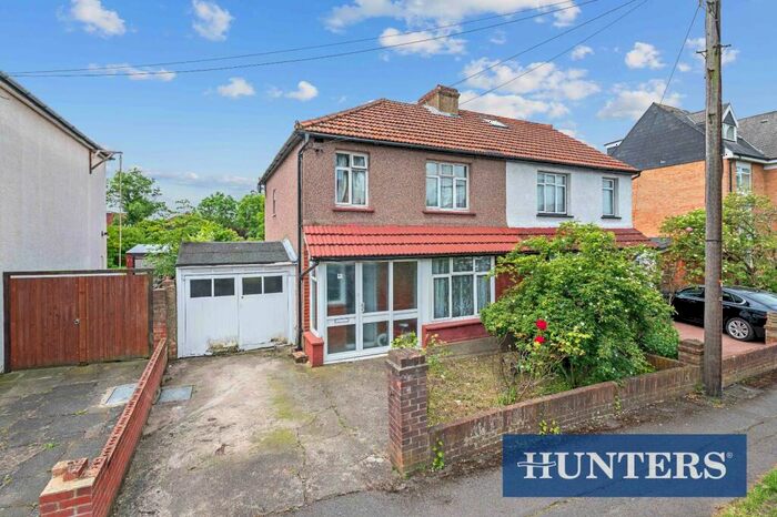 3 Bedroom Semi-Detached House To Rent In Lavender Avenue, KT4