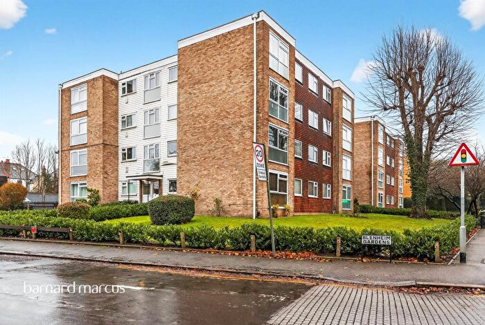 1 Bedroom Flat For Sale In Woodcote Road, Wallington, SM6