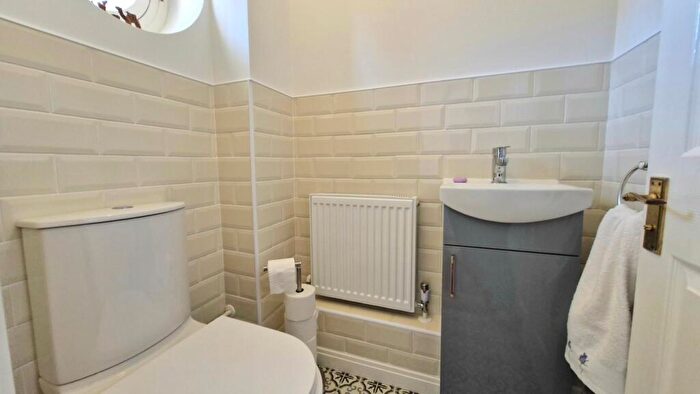 5 Bedroom Detached House For Sale In Chariots Way, Baston, Peterborough, PE6