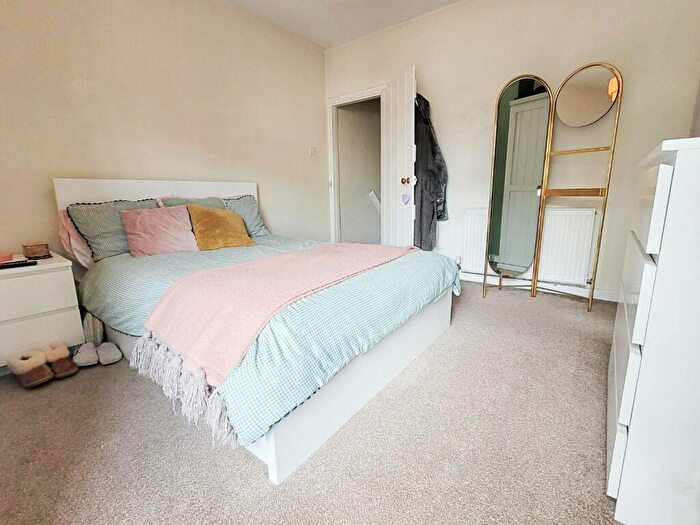 2 Bedroom Semi-Detached House For Sale In Tamworth Road, Amington, Tamworth, B77