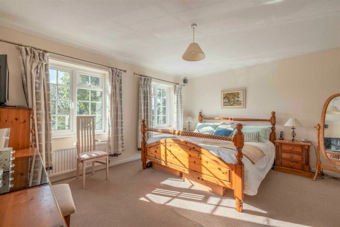 7 Bedroom House For Sale In Warfield, Bracknell, RG42