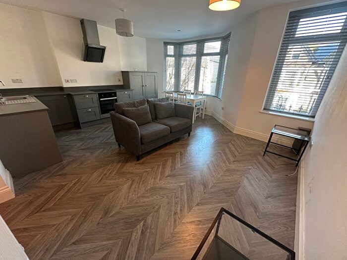 2 Bedroom Flat To Rent In Connaught Road, Cardiff, CF24