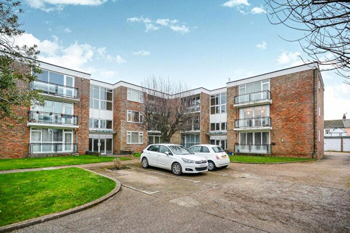 2 Bedroom Flat To Rent In Weppons, Ravens Road, Shoreham-by-Sea, BN43