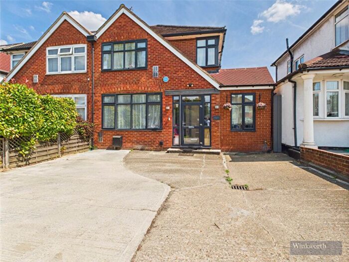 3 Bedroom Semi-Detached House To Rent In Tolworth Rise South, Surbiton, KT5