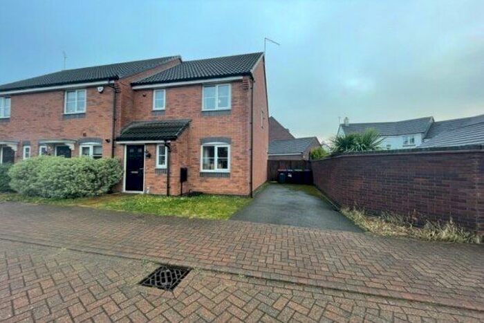 3 Bedroom Property To Rent In Bingley Crescent, Nottingham, NG17