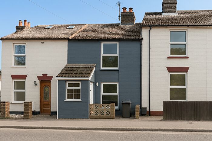 2 Bedroom House To Rent In Farleigh Hill, Maidstone, ME15