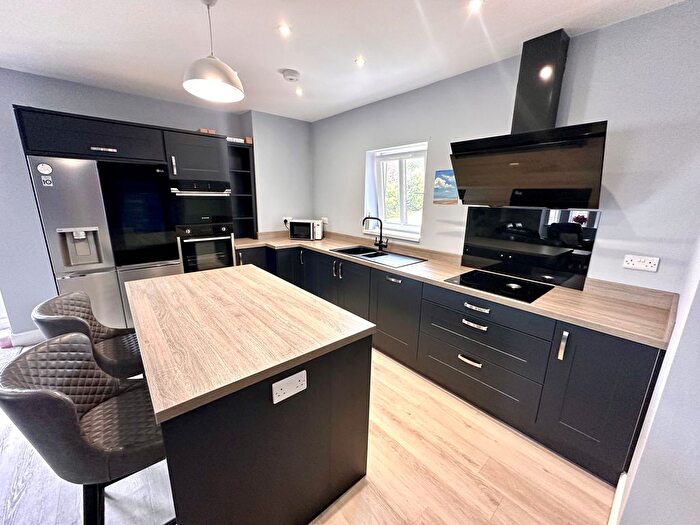 2 Bedroom Flat To Rent In Bryn Y Bia Road, Llandudno, LL30
