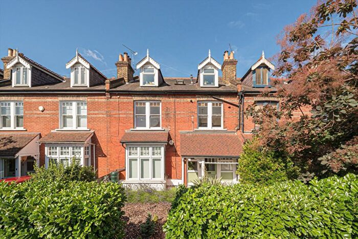 2 Bedroom Flat To Rent In Kingston Road, Teddington, TW11
