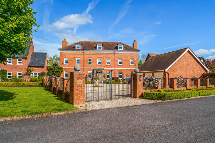 5 Bedroom House For Sale In Oldborough Drive, Warwick, CV35