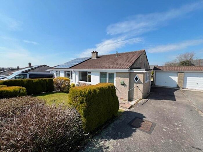 3 Bedroom Semi-Detached House To Rent In Broadmead Callington, PL17