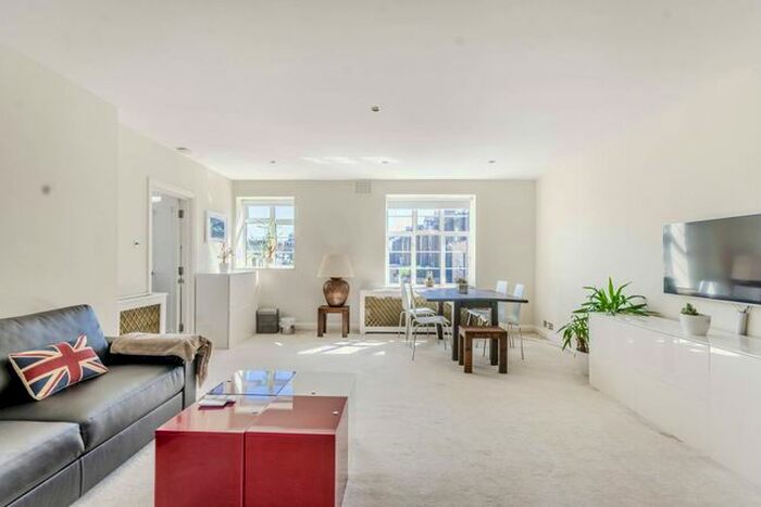 2 Bedroom Flat To Rent In Gloucester Road, South Kensington, London, SW7