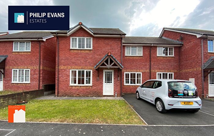 4 Bedroom Semi Detached House To Rent In Maes Mawr, Aberystwyth, SY23