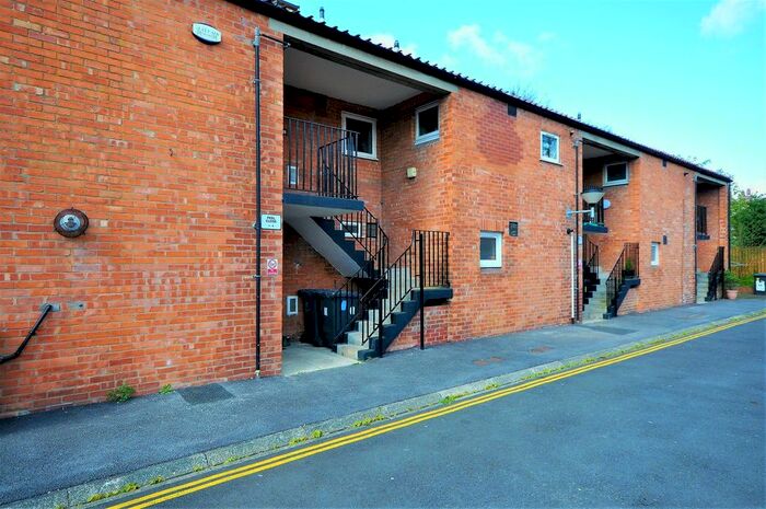 Studio To Rent In Peel Close, Heslington, York, YO10