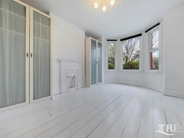 2 Bedroom Flat To Rent In Denzil Road, London NW10