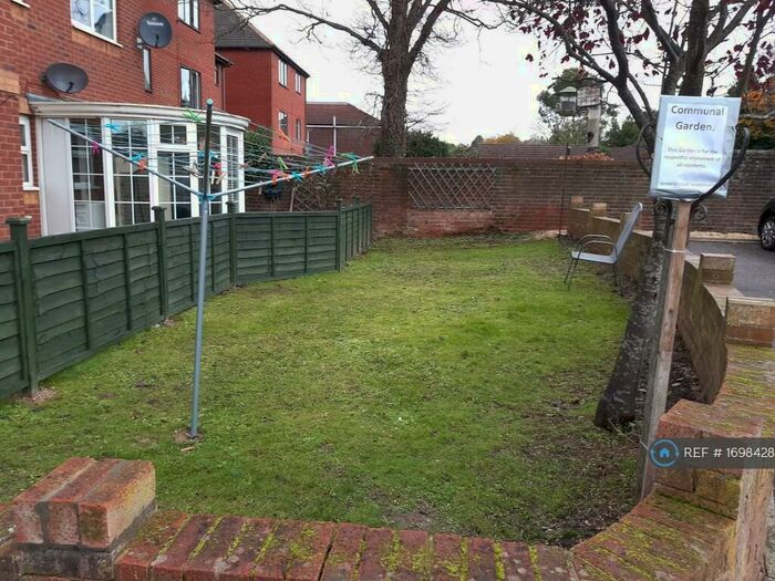 1 Bedroom Flat To Rent In Kenneth Court, Southampton, SO18