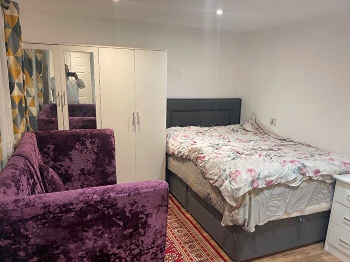 Studio To Rent In Wolsey Grove, Edgware, HA8