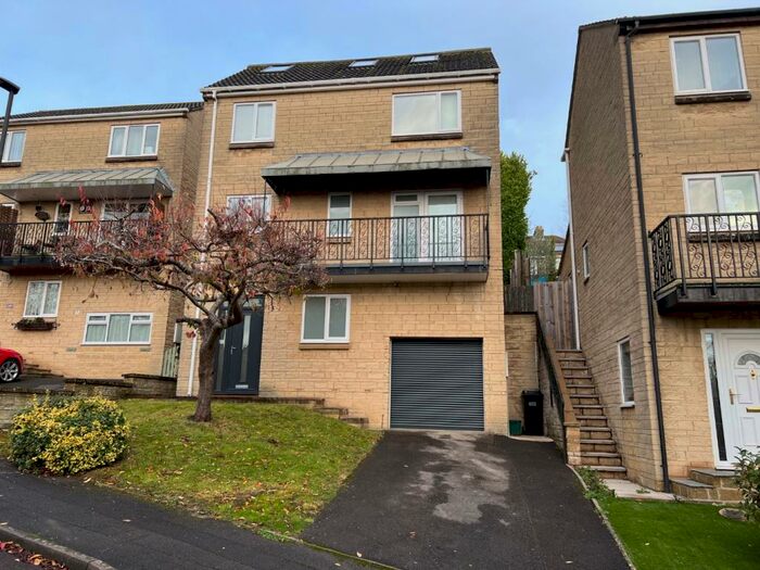 4 Bedroom Semi-Detached House To Rent In Elliston Drive, Bath, BA2