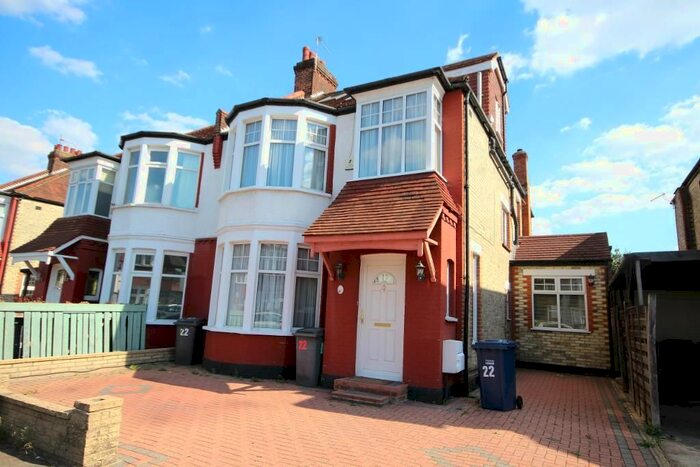 5 Bedroom Semi-Detached House To Rent In Hillside Drive, Edgware, Middlesex, HA8