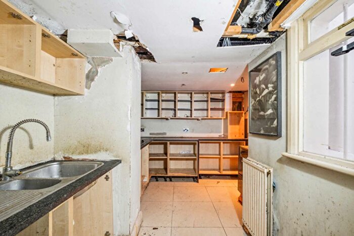 1 Bedroom Flat For Sale In Ennismore Gardens, Knightsbridge, SW7