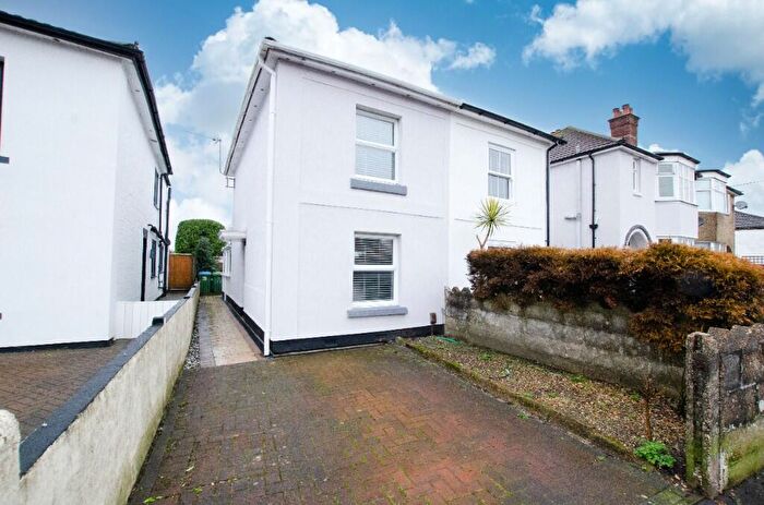2 Bedroom Semi Detached House For Sale In Commercial Street, Bitterne Village, Hampshire, SO18