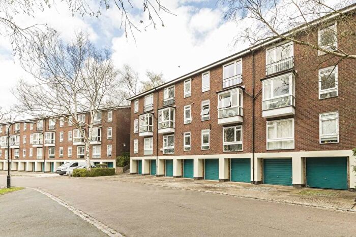 1 Bedroom Flat For Sale In Fountain Drive, Norwood, SE19
