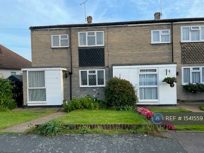 3 Bedroom End Of Terrace House To Rent In Helena Road, Rayleigh, SS6